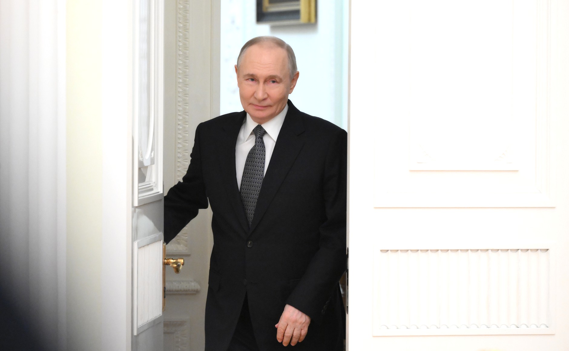 Свыше 73% россиян доверяют Владимиру Путину